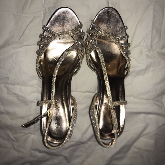 Heels - Picture 1 of 2